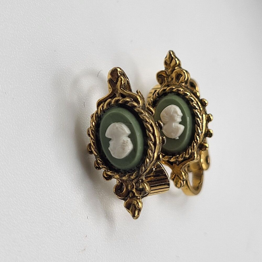 Vintage Clip On Cameo Earrings 0.75in